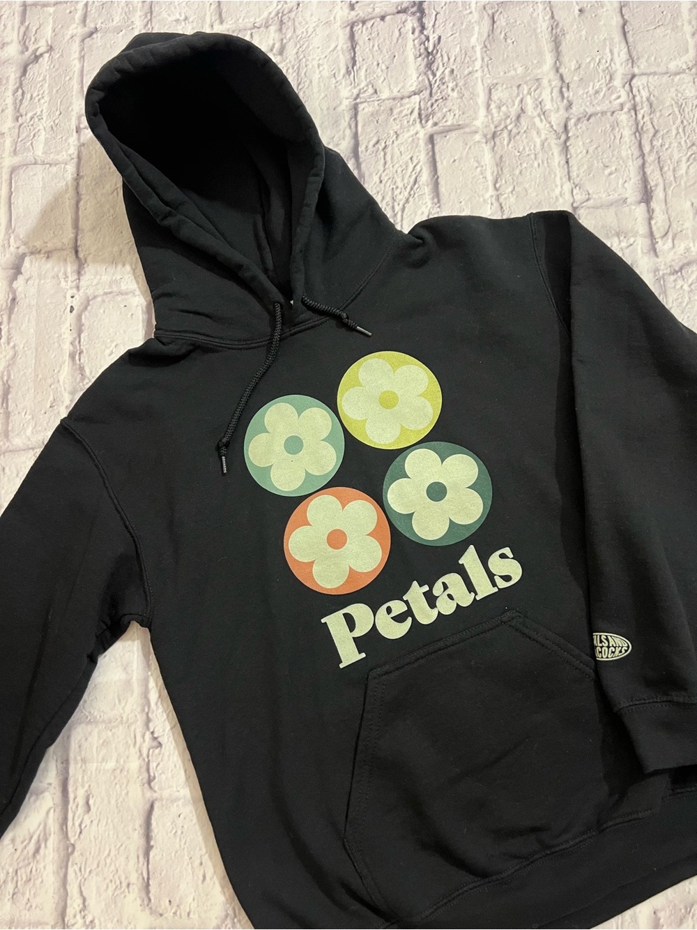 Petals Black Graphic Hoodie with Retro Flower Print